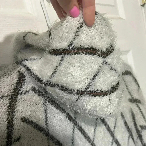 Oliver by Escio sweater hooded cardigan Cream w/black/brown Anthropologie Medium - Picture 8 of 11